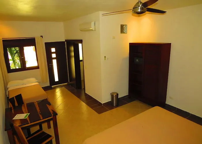 Hotel Xibalba Dive Center 3*